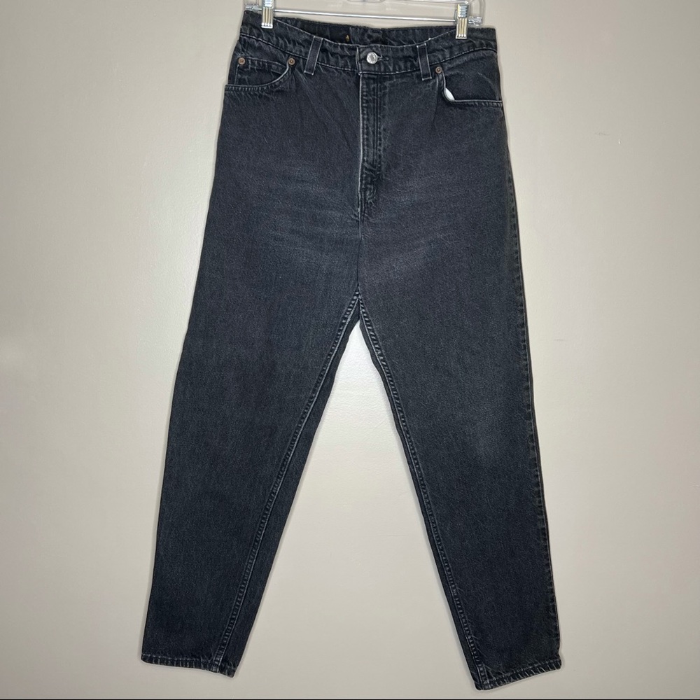 Levi’s Vintage White Tab Black Relaxed Fit Tapered Leg Mom Jeans